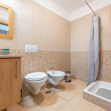 شقة Beachside Bliss 5 Mins & Waterfront - Pool - Wi-fi - Smart Tv *