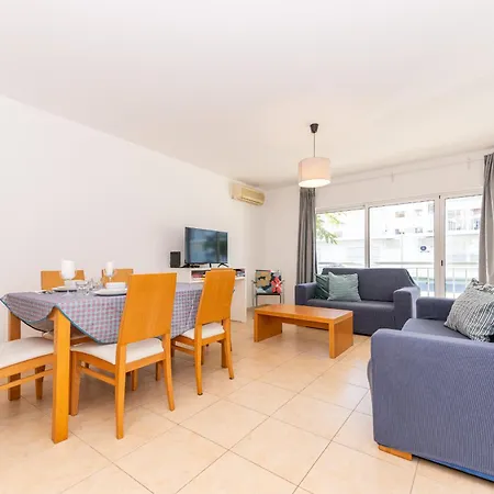 Beachside Bliss 5 Mins & Waterfront - Pool - Wi-fi - Smart Tv