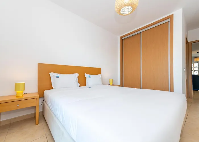Beachside Bliss 5 Mins & Waterfront - Pool - Wi-fi - Smart Tv * Tavira