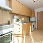 Apartman Beachside Bliss 5 Mins & Waterfront - Pool - Wi-fi - Smart Tv