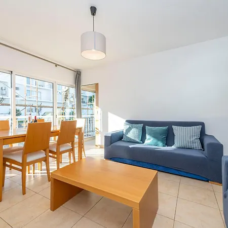 Beachside Bliss 5 Mins & Waterfront - Pool - Wi-fi - Smart Tv *
