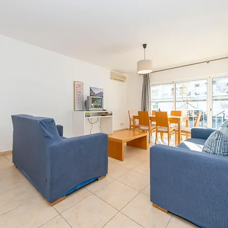 Beachside Bliss 5 Mins & Waterfront - Pool - Wi-fi - Smart Tv