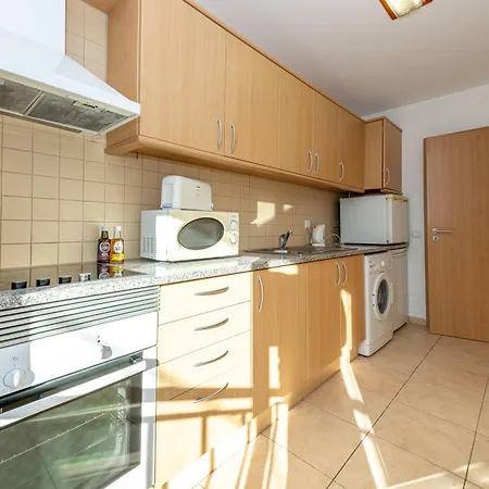 Apartment Beachside Bliss 5 Mins & Waterfront - Pool - Wi-fi - Smart Tv