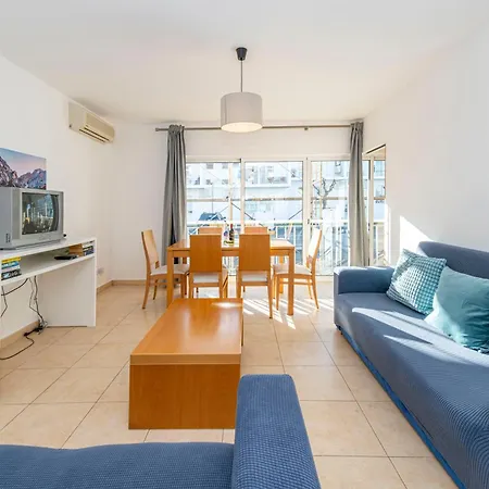 Beachside Bliss 5 Mins & Waterfront - Pool - Wi-fi - Smart Tv Apartment *