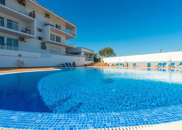 Beachside Bliss 5 Mins & Waterfront - Pool - Wi-fi - Smart Tv *